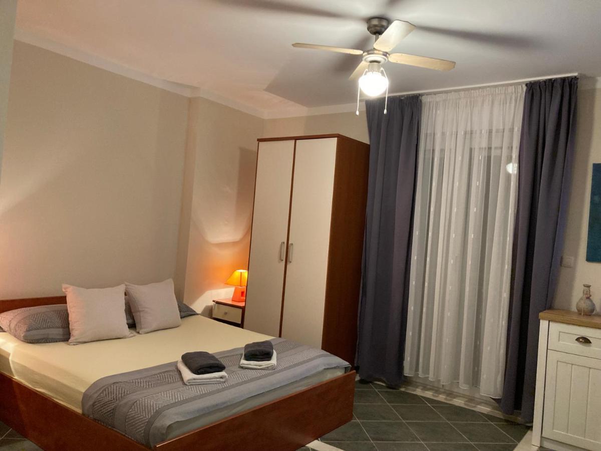 Guest House Adria Дугі-Рат Екстер'єр фото