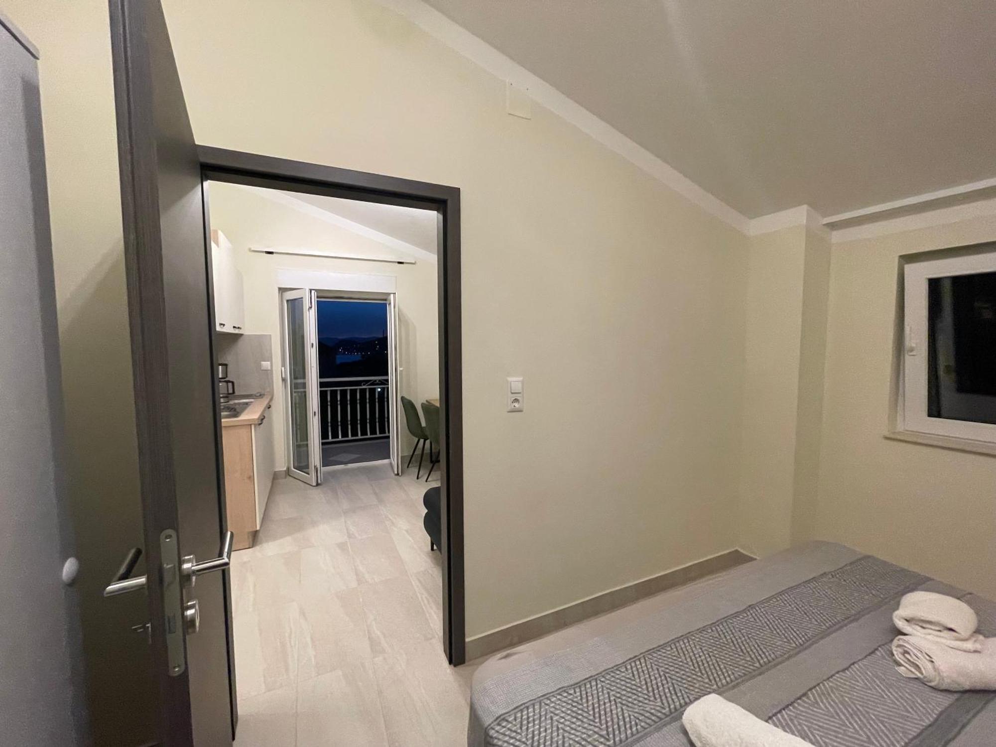 Guest House Adria Дугі-Рат Екстер'єр фото