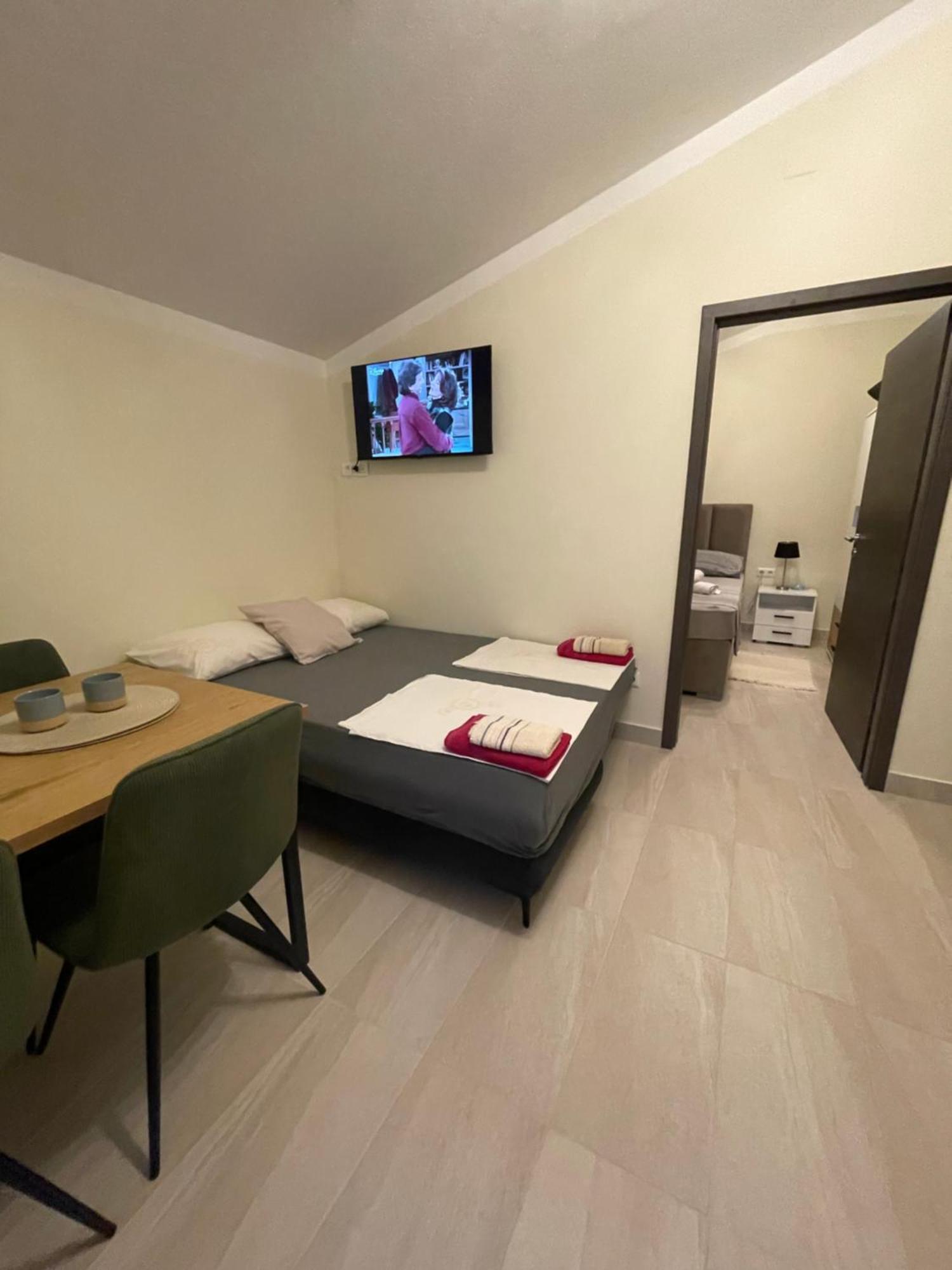 Guest House Adria Дугі-Рат Екстер'єр фото
